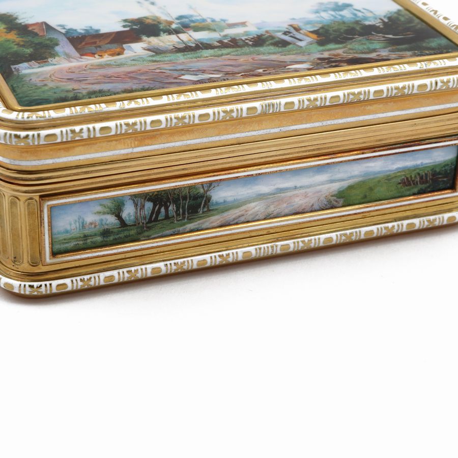 Tabacchiera in Oro Giallo e Argento con Smalti Miniature