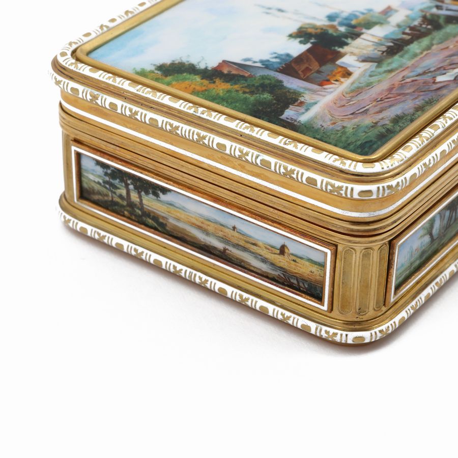 Tabacchiera in Oro Giallo e Argento con Smalti Miniature
