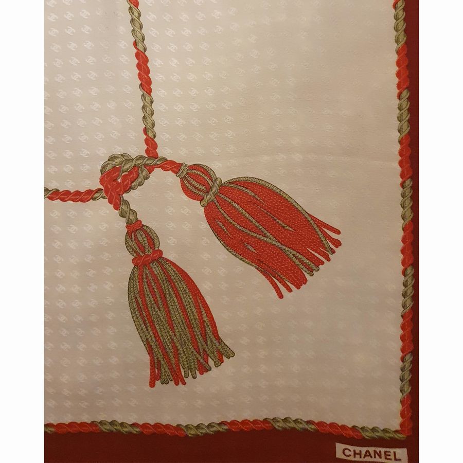 Chanel Foulard in Seta Jaquard con Nappe