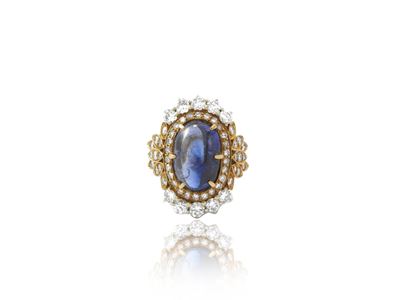 Anello in Oro Giallo con Diamanti e Zaffiro