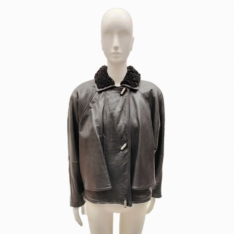 Gianni Versace, Blouson in pelle nera martellata