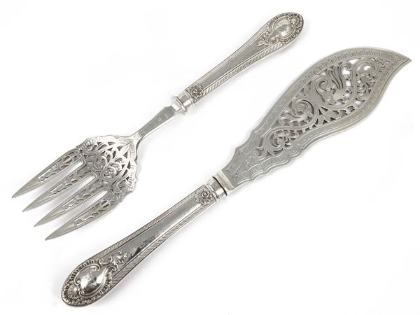 Pair of Victorian silver serving cutlery