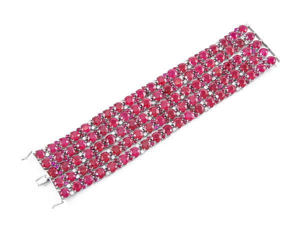 White gold Currado bracelet diamonds and glass filled rubies