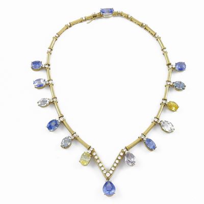 Collana in Oro Giallo con Diamanti, Zaffiri e Corindoni Multicolore