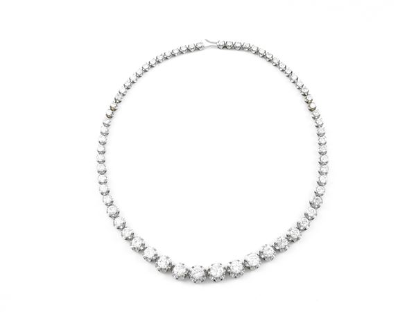 White gold rivière necklace with diamonds