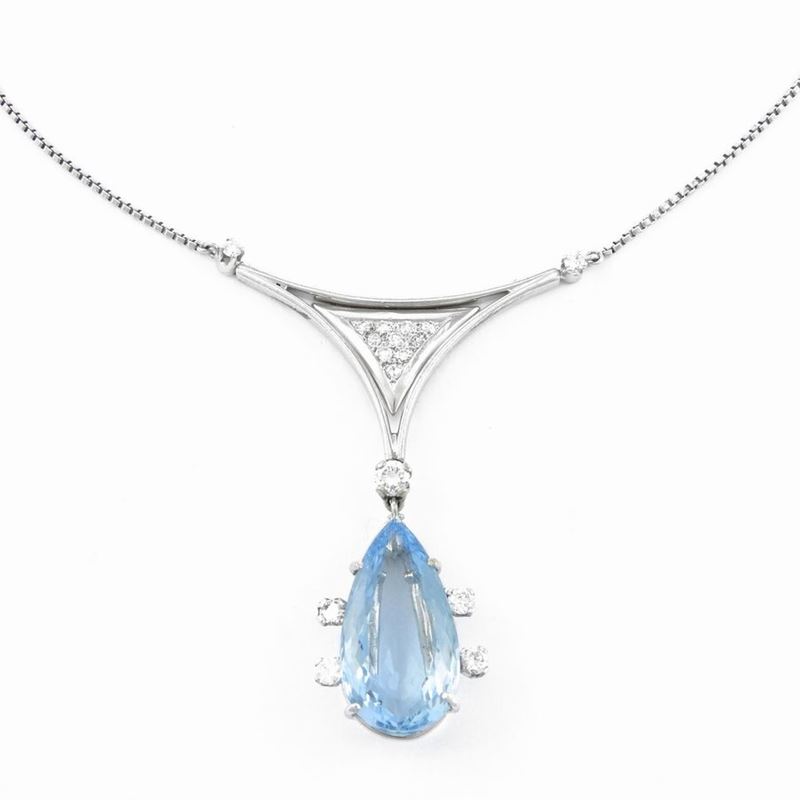 Collana in Oro Bianco con Diamanti e Acquamarina