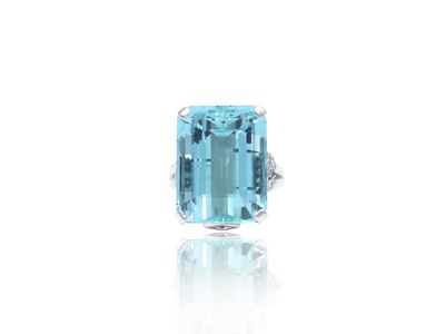 Anello in Oro Bianco con Diamanti e Acquamarina