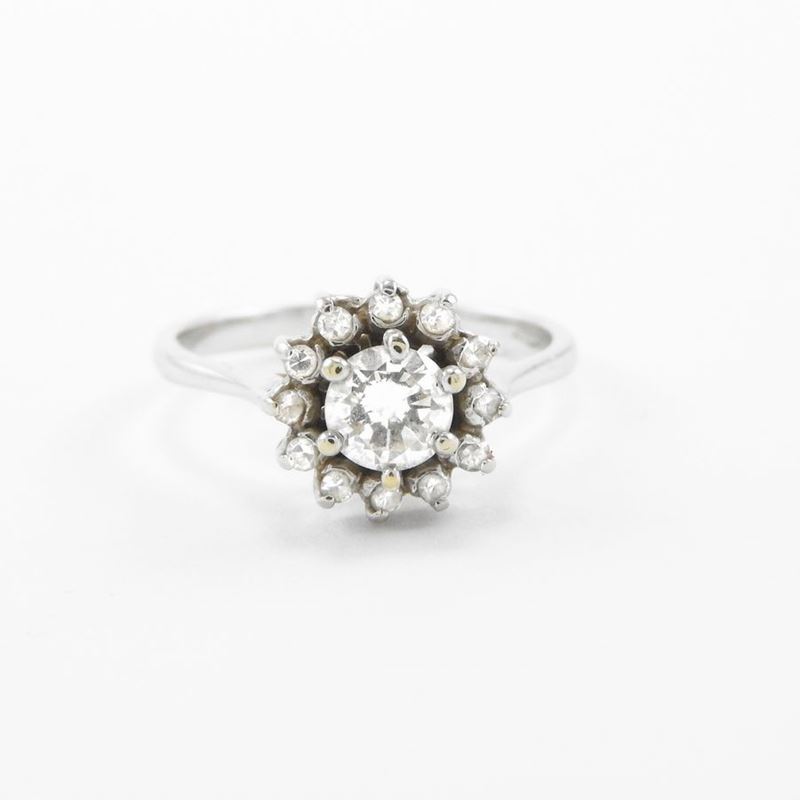 Anello in Oro Bianco con Diamanti