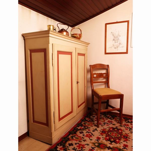 Stipo in legno laccato color avorio  (fine del XIX/inizio del XX secolo)  - Asta Due collezioni pisane - Maison Bibelot - Casa d'Aste Firenze - Milano