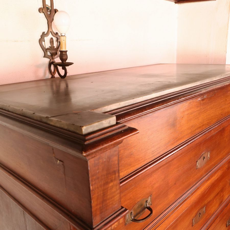 Cassettiera in Legno Tenero e Piuma di Noce