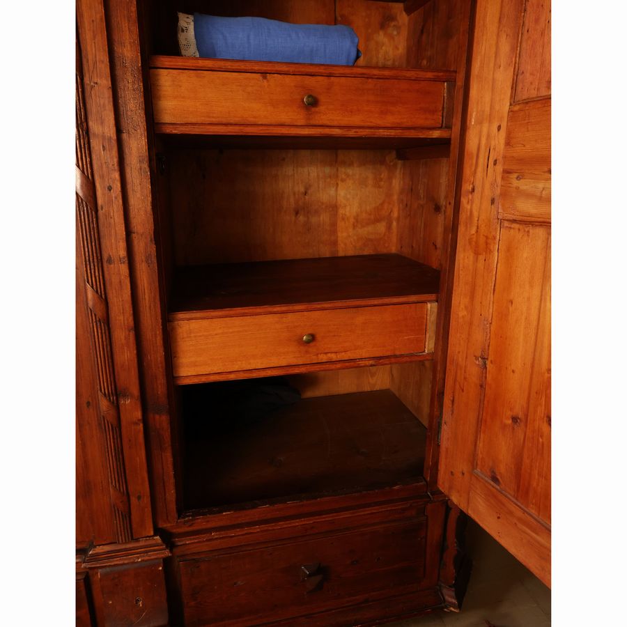 Armadio in Legno Tenero