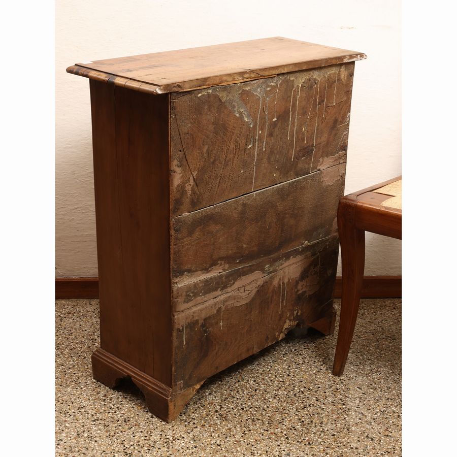 Due Complementi D'arredo