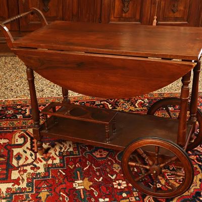 Due Complementi di Arredo in Legno Tenero