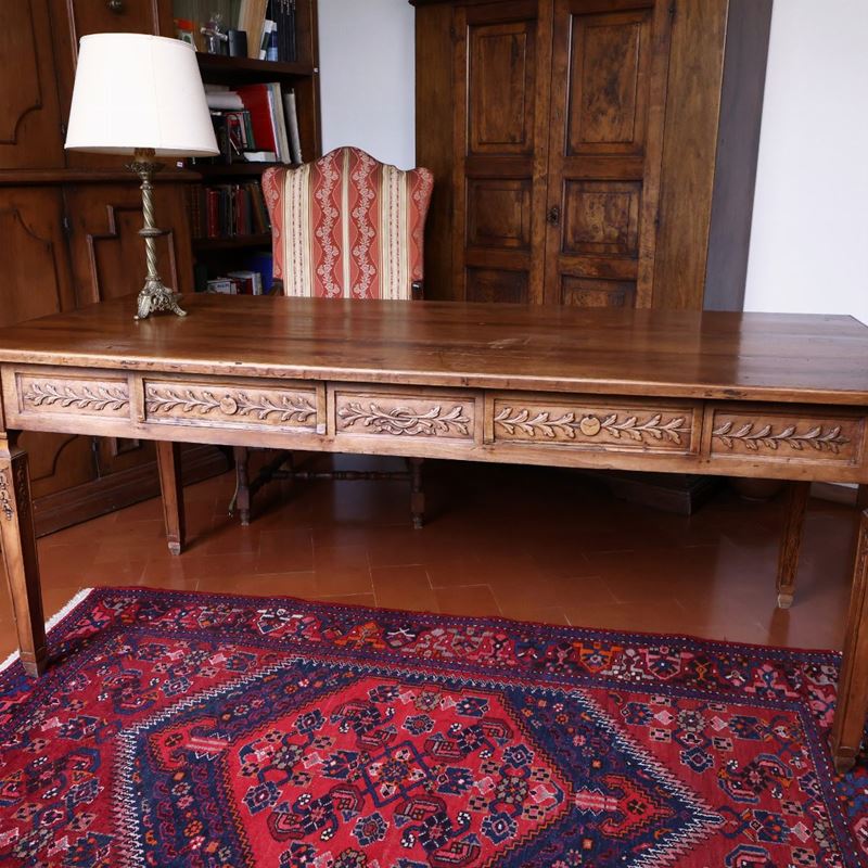 Grande tavolo da biblioteca in noce