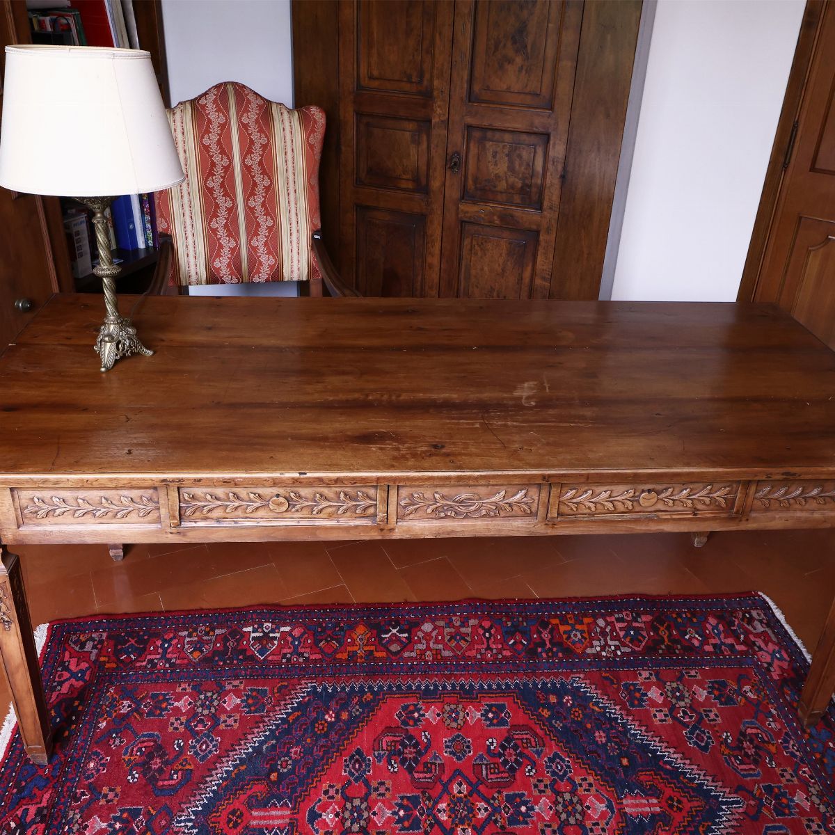 Grande tavolo da biblioteca in noce