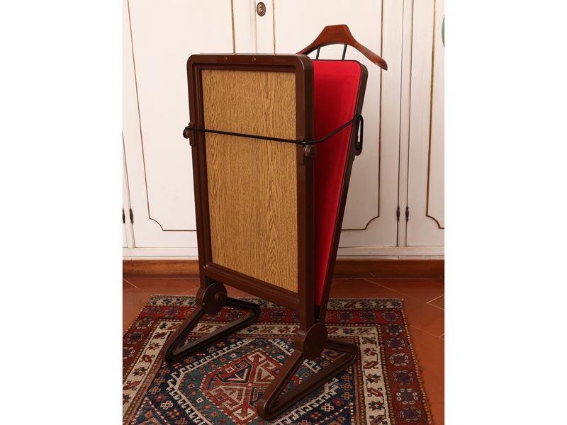 Indossatore mettimpiega elettrico, Bentley