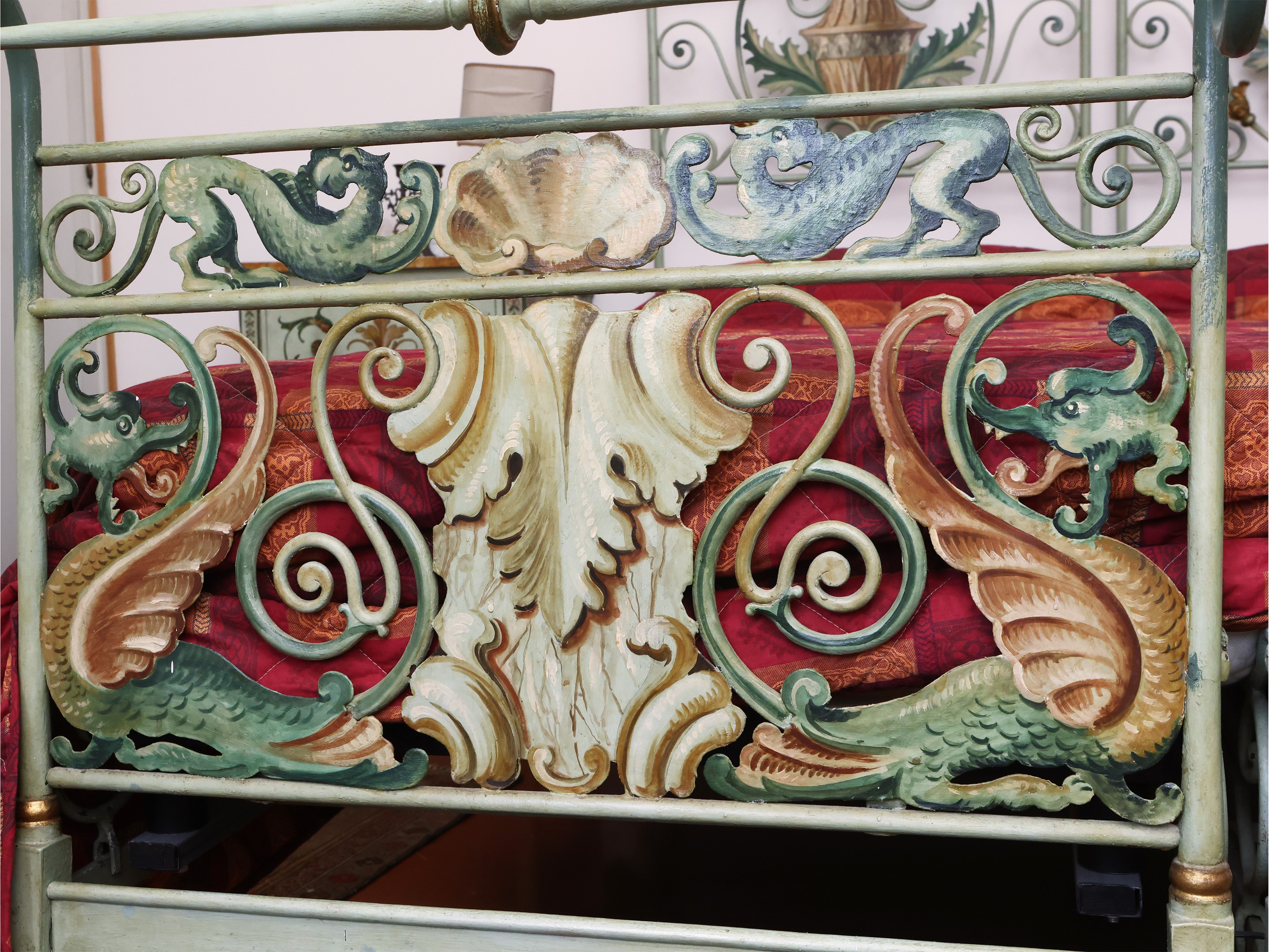Coppia di letti in ferro battuto laccato verde acqua e dipinto