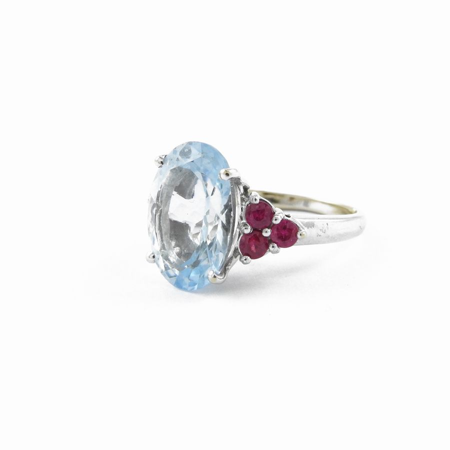 Anello in Oro Bianco con Rubini e Acquamarina