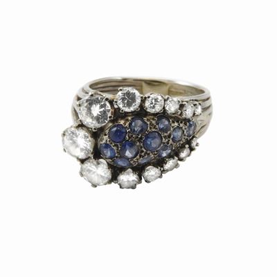 Anello in Oro Bianco con Diamanti e Zaffiri