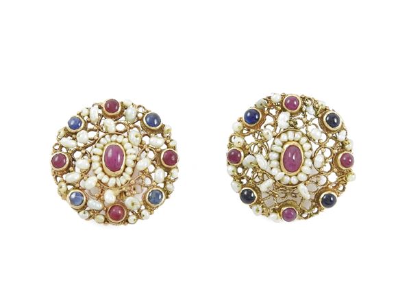 12Kt pink gold earrings with rubies, sapphires and pearls