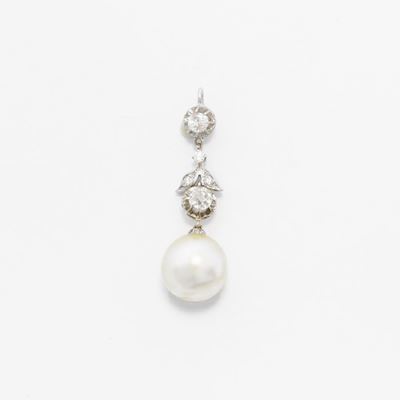 Pendente in Oro Bianco con Diamanti e Perla Coltivata