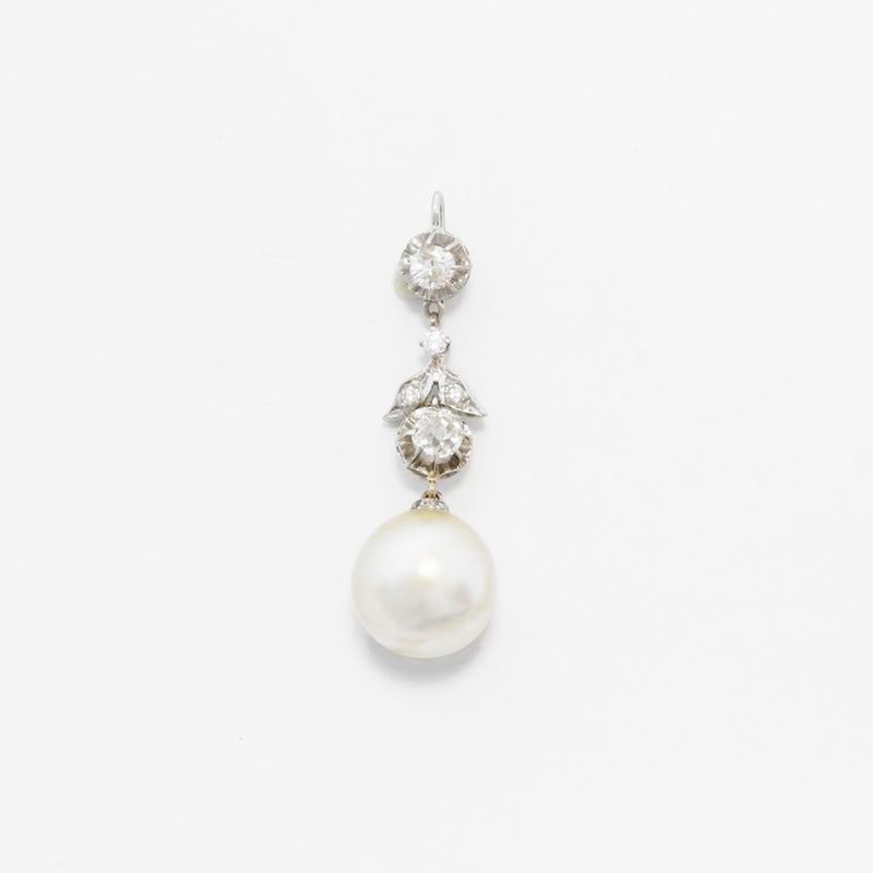 Pendente in Oro Bianco con Diamanti e Perla Coltivata