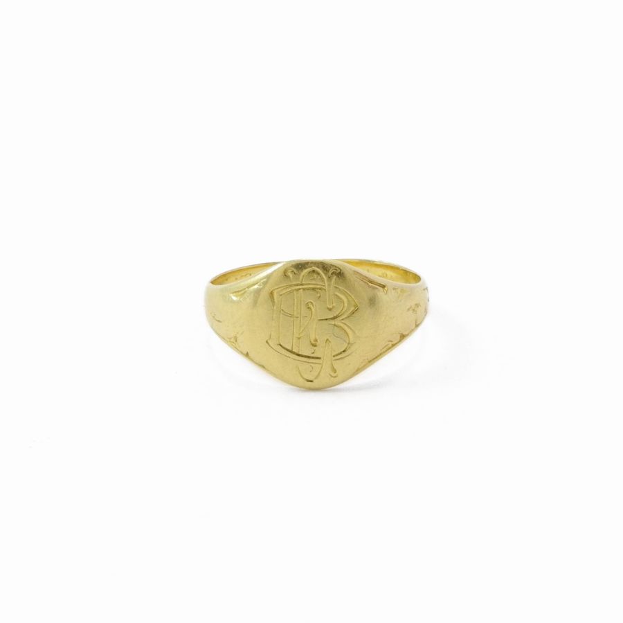 Quattro Anelli in Oro Giallo e Argento con Paste Vitree, Doppiette e Marcassiti