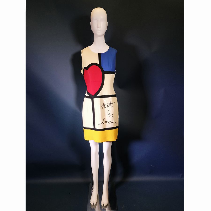 Moschino Art Is Love