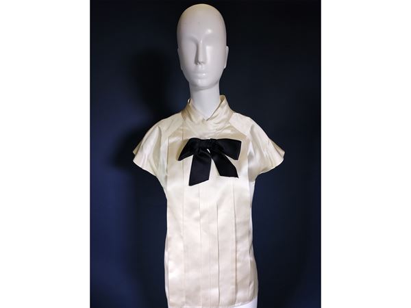 Chanel camicia in seta bianca con fiocco