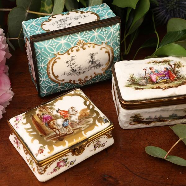 Three collectible porcelain snuffboxes  (nineteenth century)  - Auction A house on the Ponte Vecchio - Maison Bibelot - Casa d'Aste Firenze - Milano