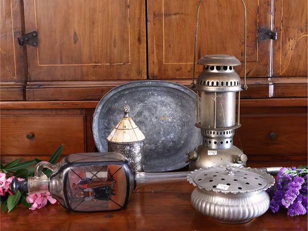 Lot of vintage curiosities