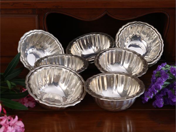 Set of twelve silver bowls