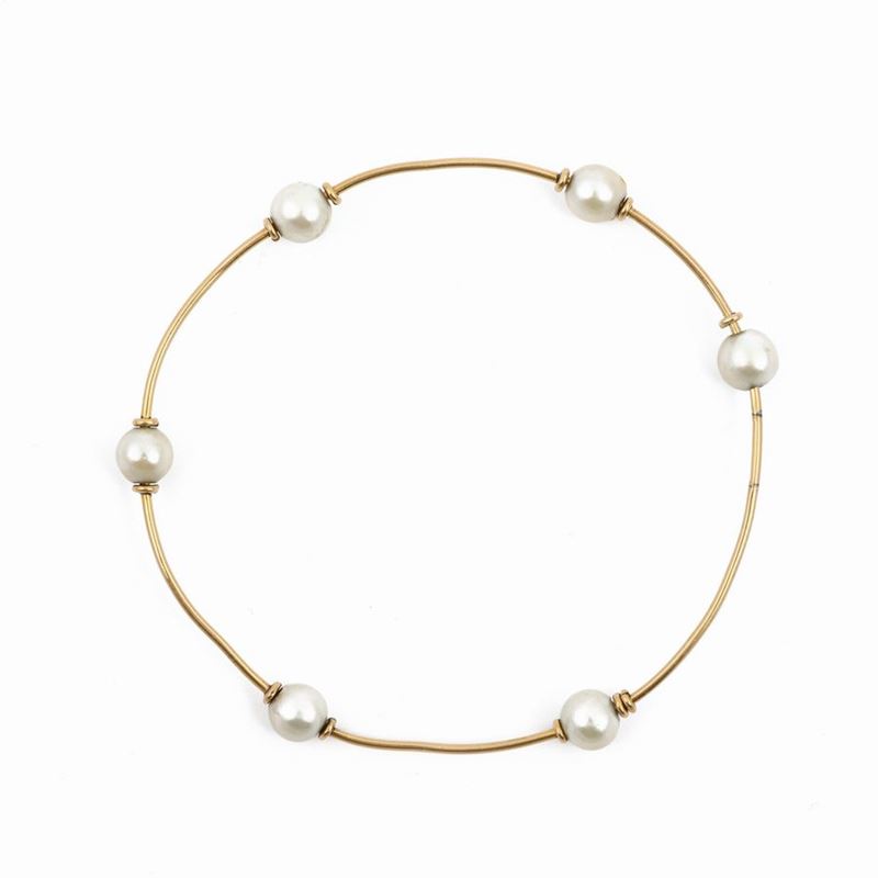 Bracciale a Cerchio in Oro Giallo con Perle Coltivate
