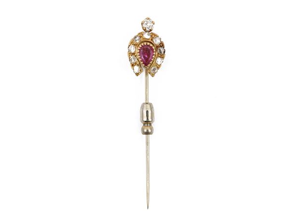 Yellow gold brooch with diamonds and ruby  - Auction Jewels and Watches - Maison Bibelot - Casa d'Aste Firenze - Milano