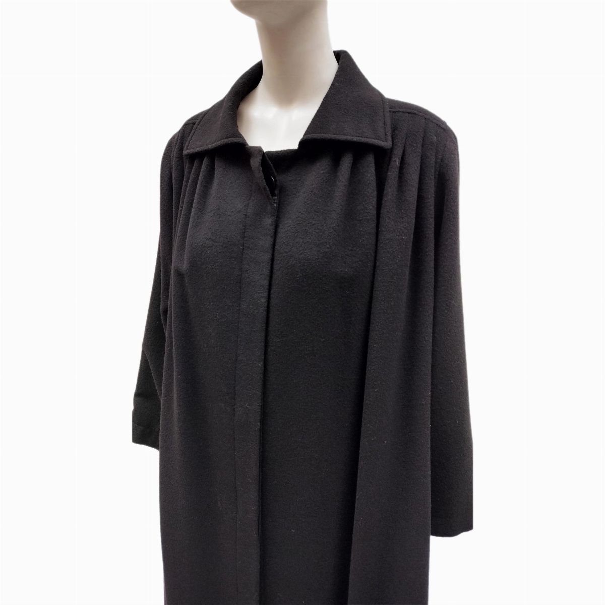 Cappotto nero in panno di lana