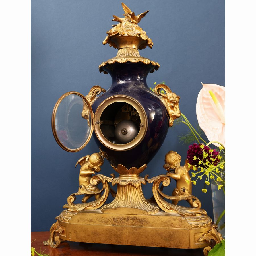 Orologio da Tavolo in Bronzo Dorato e Porcellana Blu