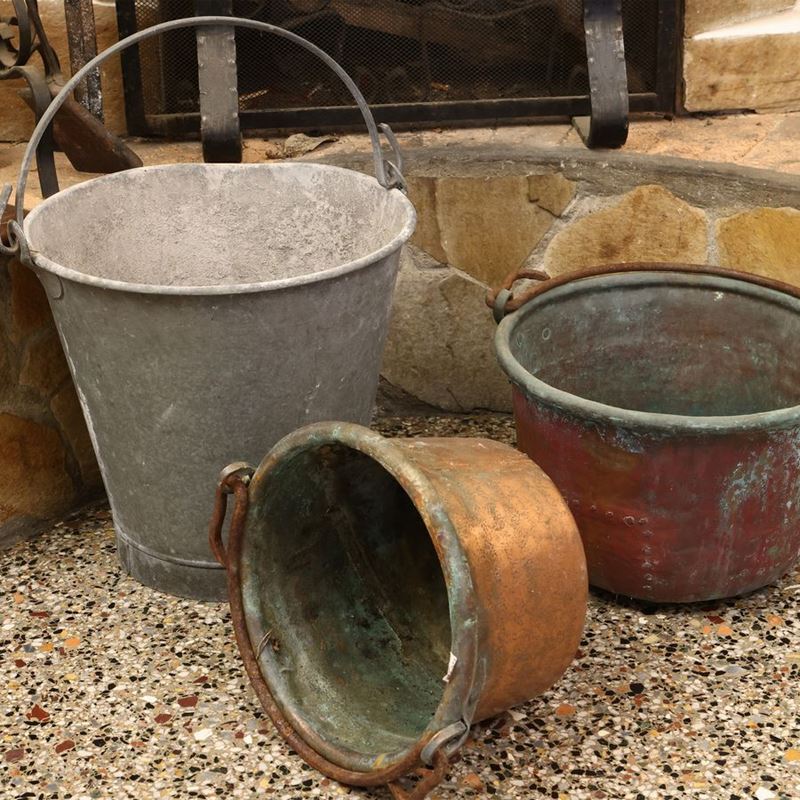 Due Paioli D'epoca in Rame