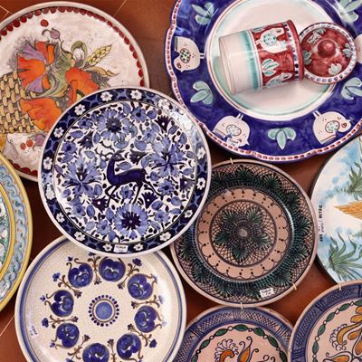 Nove Piatti Decorativi in Ceramica
