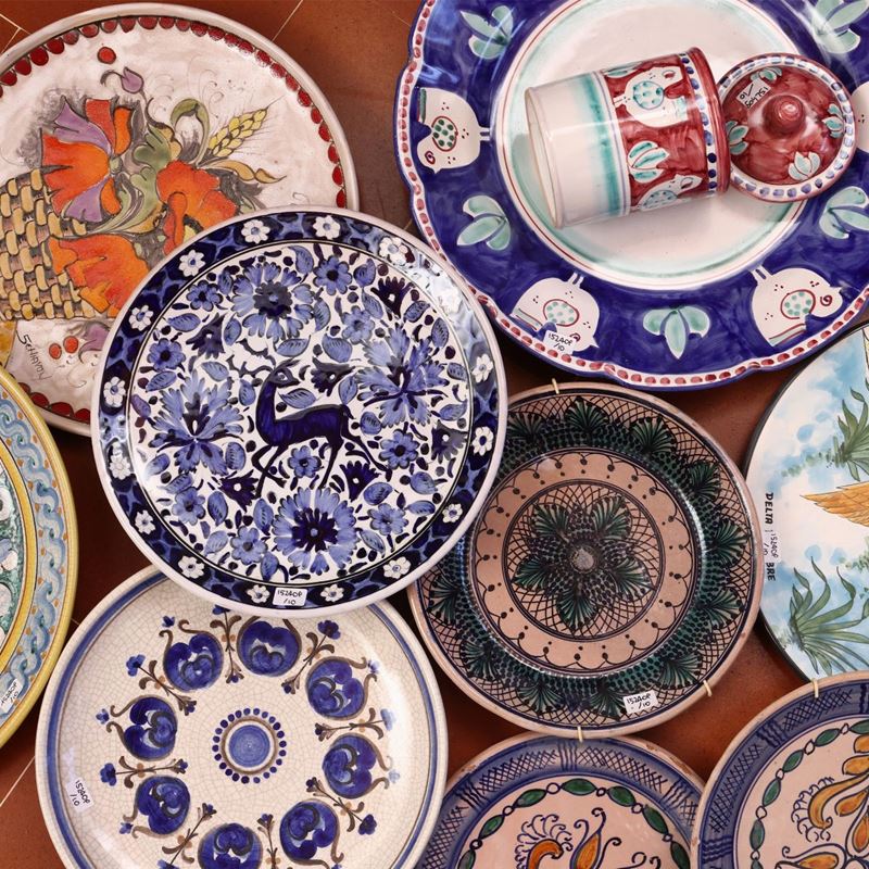 Nove Piatti Decorativi in Ceramica