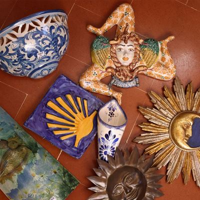 Miscellanea di Curiosità Decorative da Parete