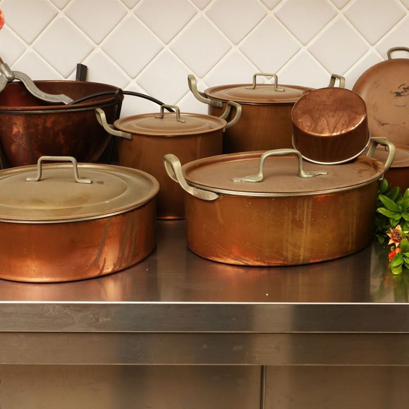Assortimento di Stoviglie in Rame