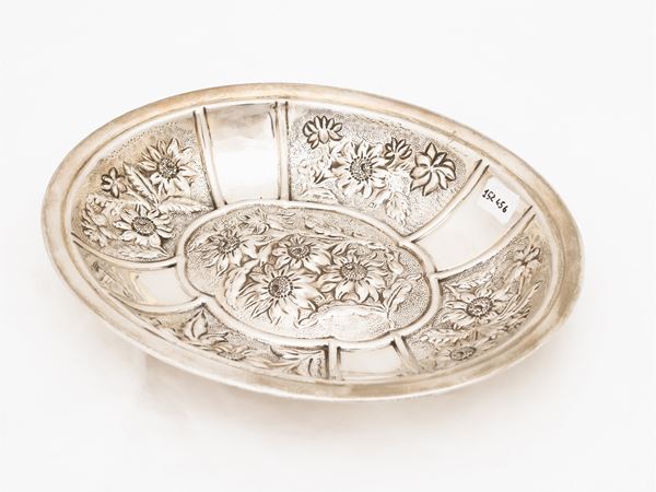 Circular basket in silver
