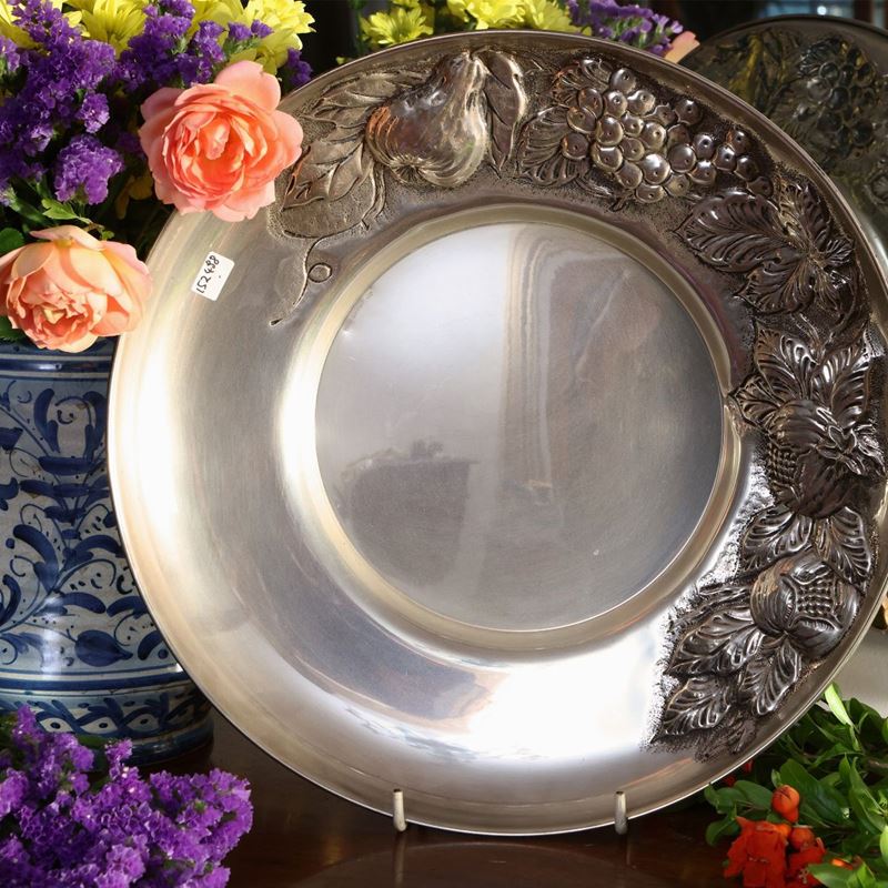 Grande piatto centrotavola in argento, Longo, Firenze