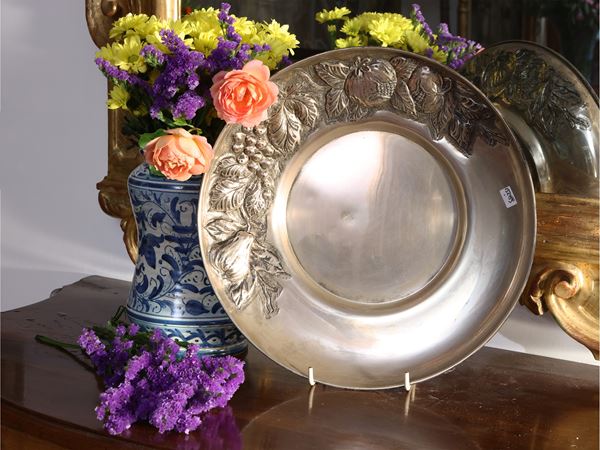 Large centerpiece plate in silver, Longo, Florence