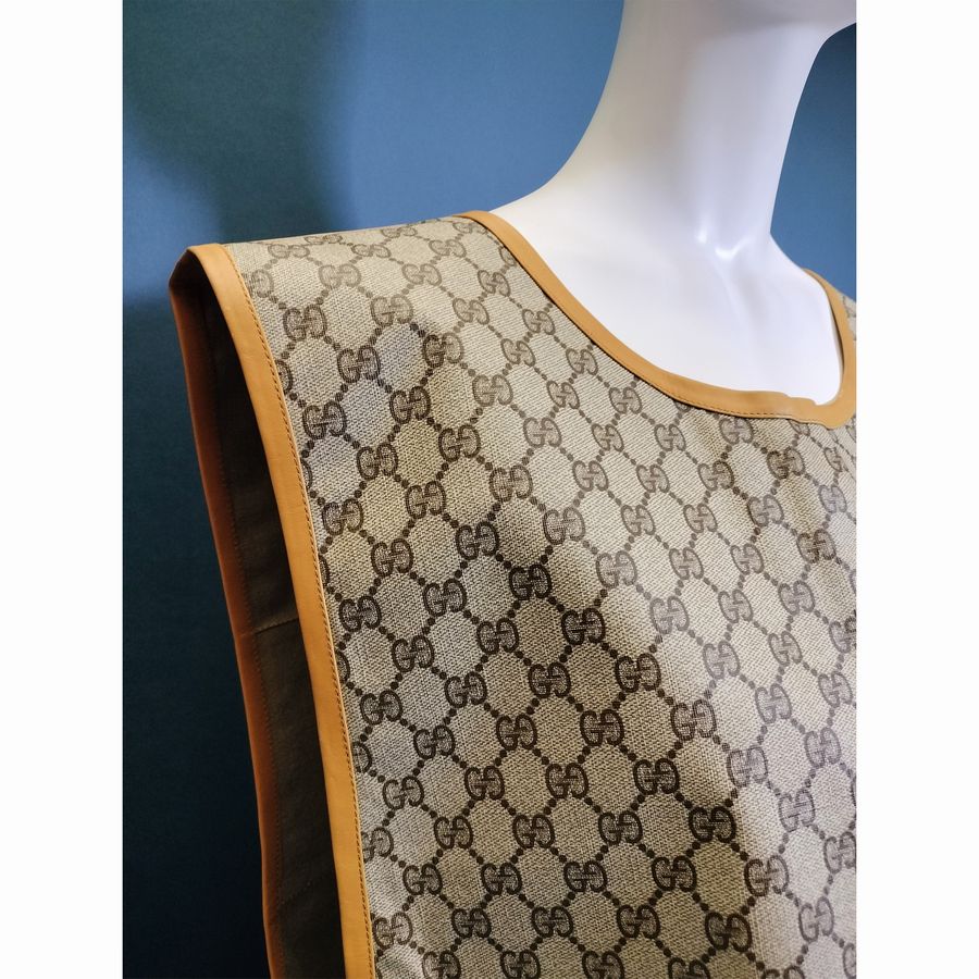 Gucci Gilet in Tessuto Spalmato Monogram