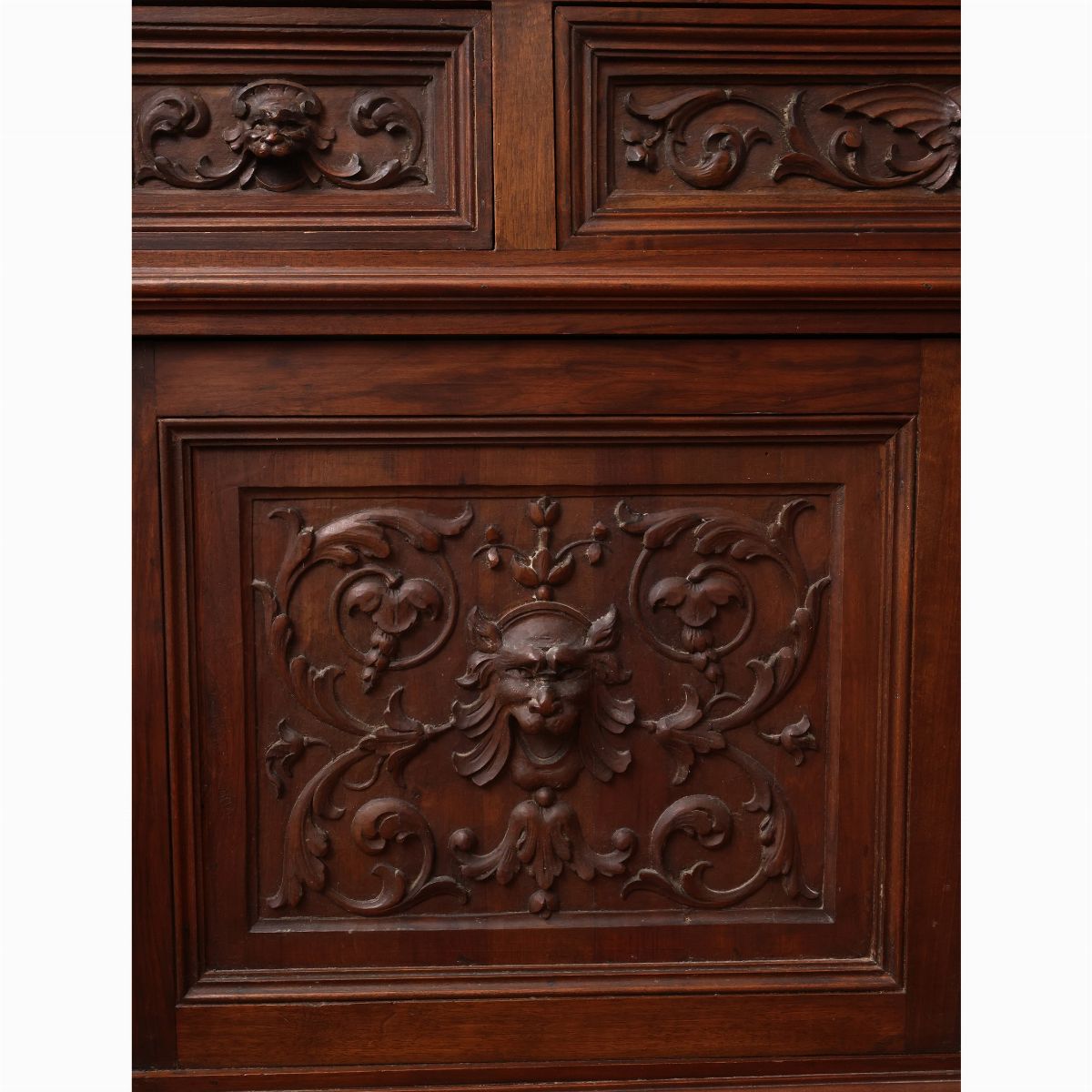 Toilette da centro in noce