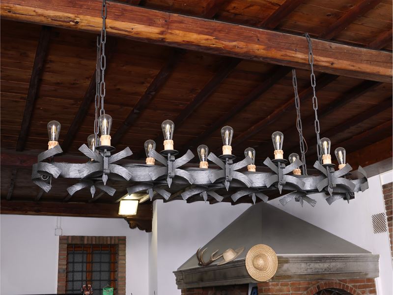 Grande Lampadario in Ferro Battuto