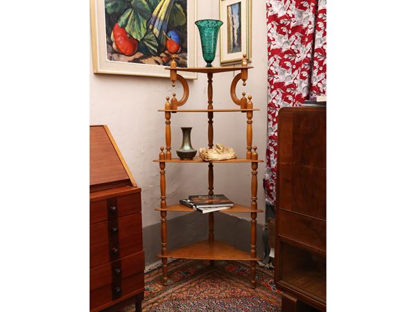 Corner etagere in softwood