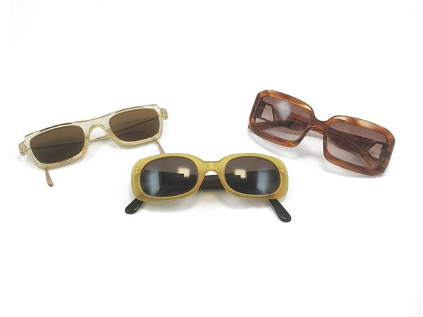 Armani, Prada, MiuMIu, Three pairs of sunglasses  - Auction Vintagemania - Maison Bibelot - Casa d'Aste Firenze - Milano