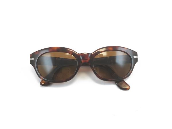 Persol 830, Pair of sunglasses  (The eighties)  - Auction Vintagemania - Maison Bibelot - Casa d'Aste Firenze - Milano